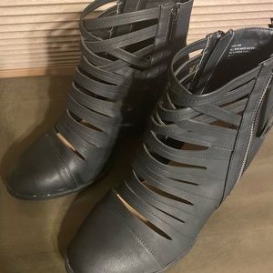 Size 10W torrid booties